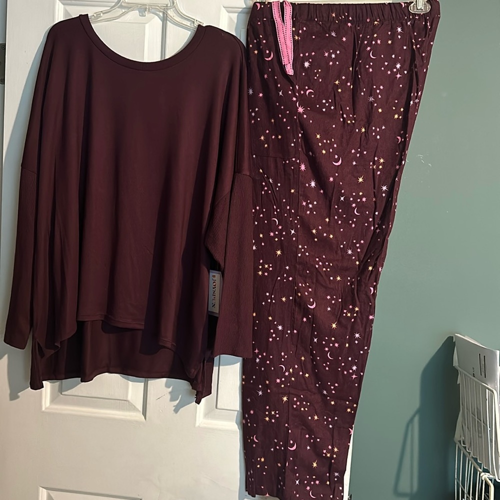2-piece ‘moon and stars’ pajama set